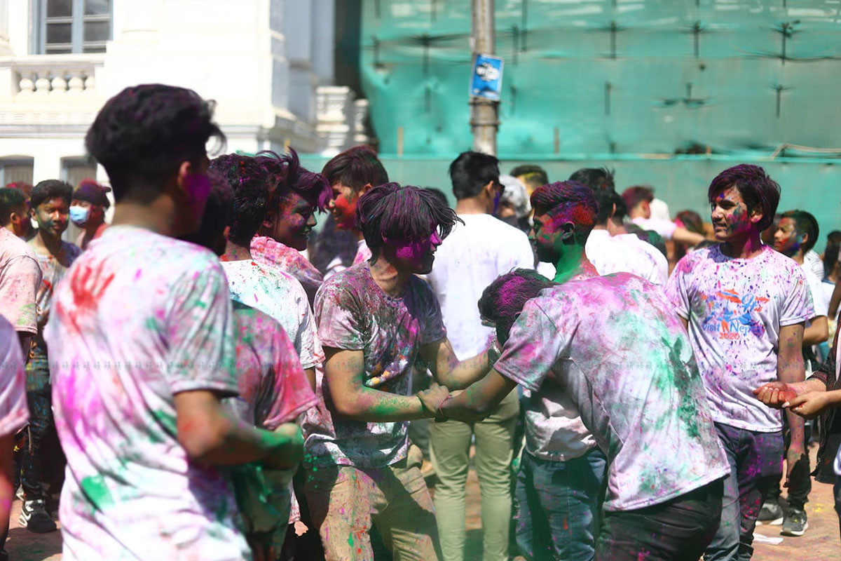 https://raracms.setopati.com/uploads/shares/2020/sujita/holi at basantapur/holi parba (1).jpg